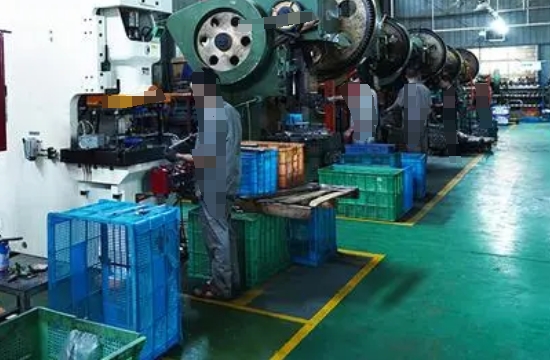 家具塑料脚轮自动组装设备选择气动好?还是液压好?