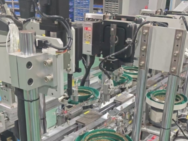 PPU机械手高速自动插针机，航空接头PIN针自动插针机航空接头