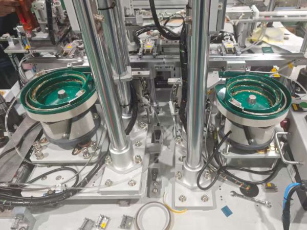 pcb板自动插针机，连接器自动插针机