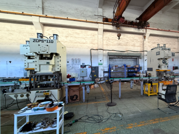 铝箔餐盒自动生产线设备，燕窝铝碗自动化生产线